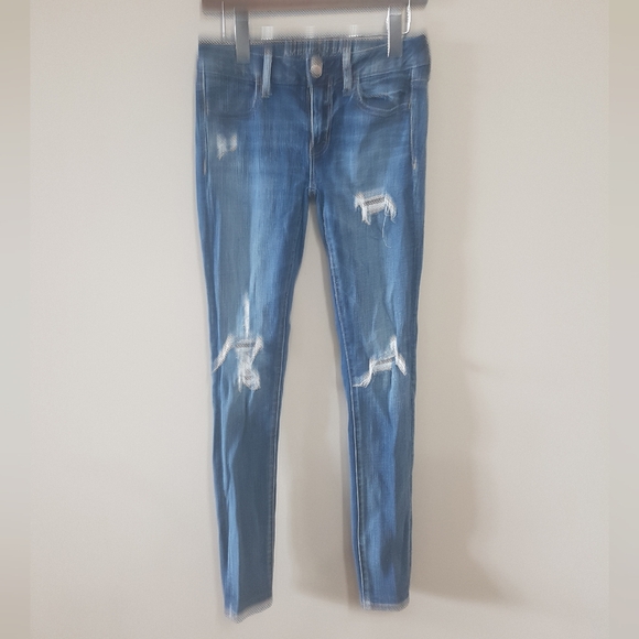 *SOLD* American Eagle skinny jean distressed medium wash jeggings size 2 - Picture 2 of 4